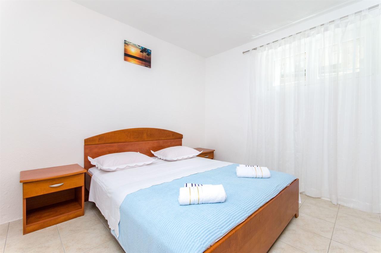 Apartments Mateo Baška Voda Екстериор снимка