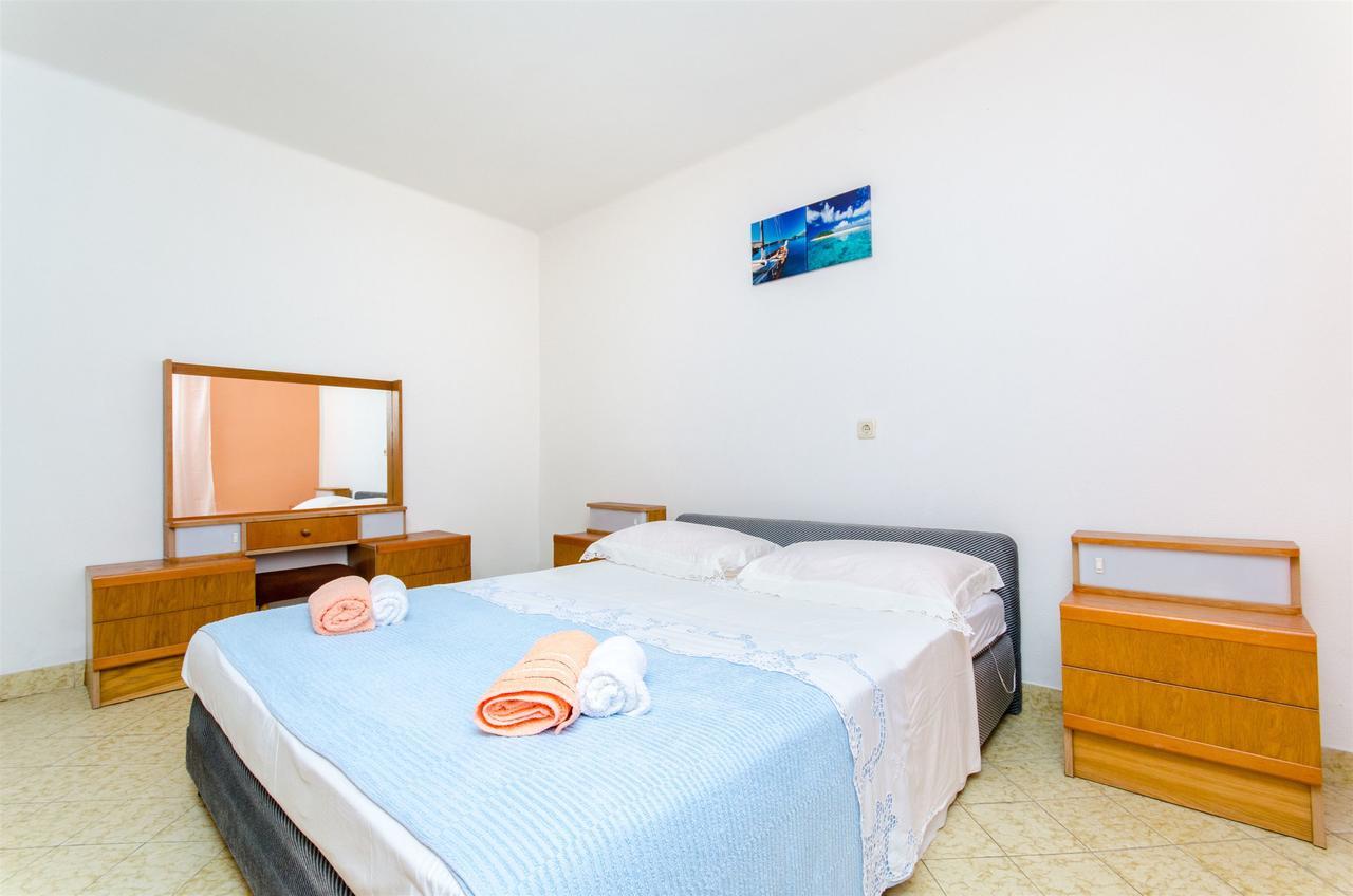 Apartments Mateo Baška Voda Екстериор снимка